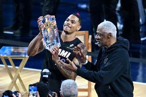 实时NBA马刺vs老鹰直播_实时NBA马刺vs老鹰直播在线观看_免费看直播
